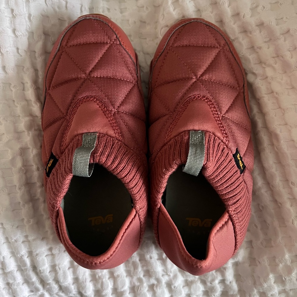Teva ReEmber camp moccasin, insulated slip on, convertible slides